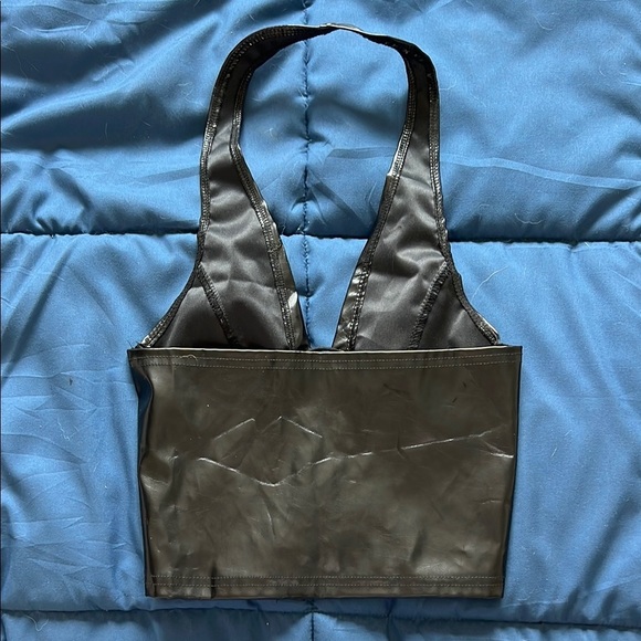 Chic Black Halter Top with Lace-Up Detail - Picture 5 of 6